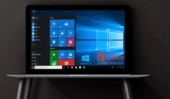 Laptop da 14 pollici con il sistema operativo Windows 10