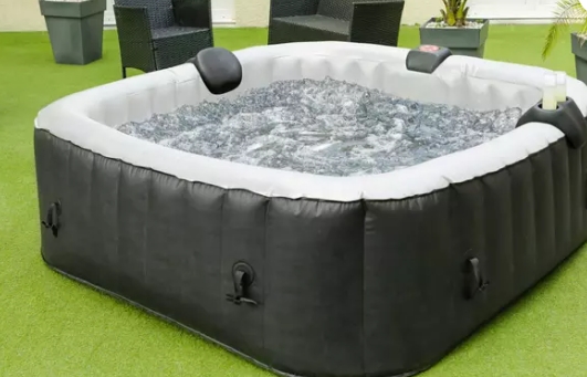 Piscina gonfiabile con sistema di riscaldamento, disponibile in 2 misure